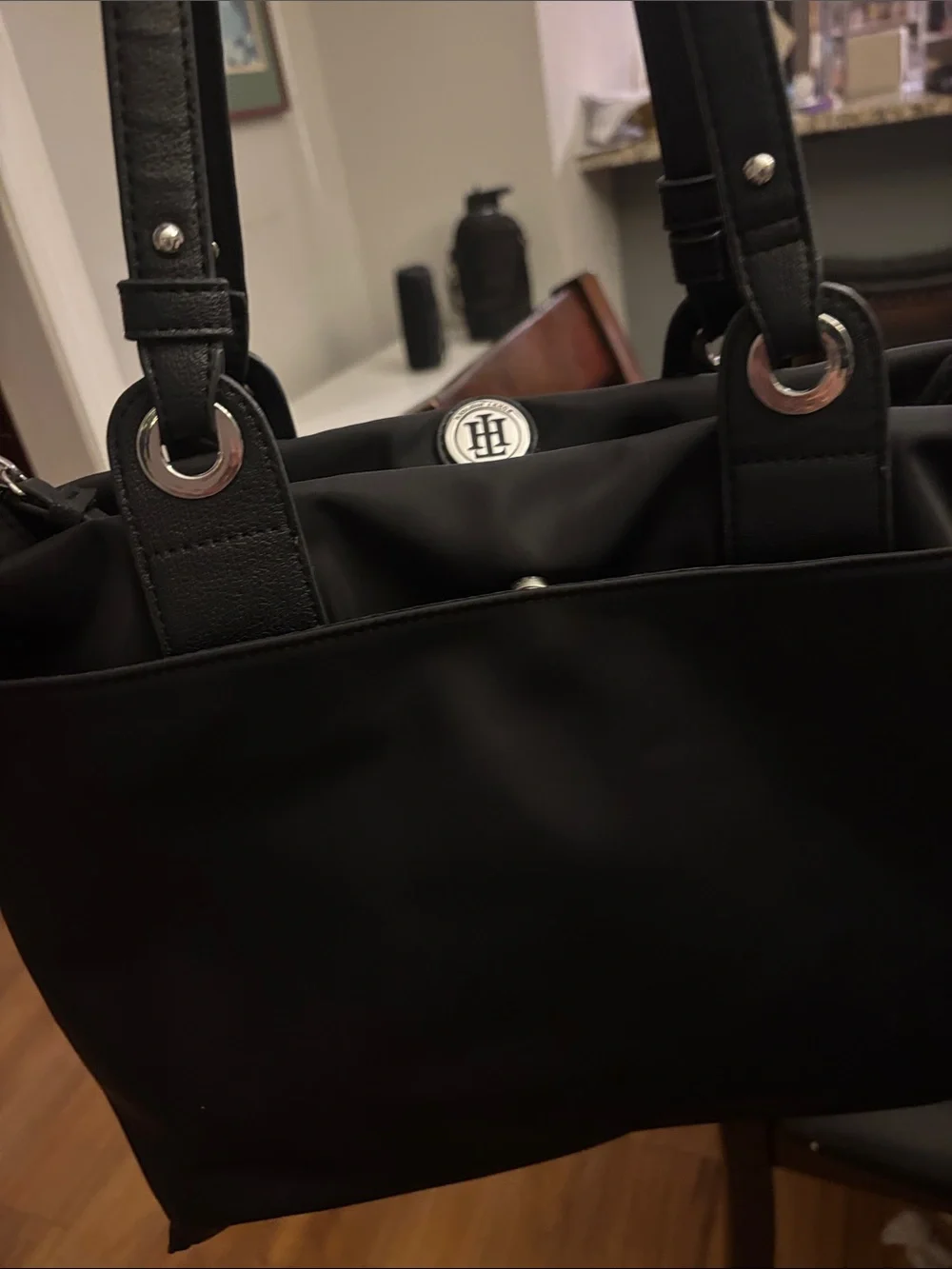 Tommy Hilfiger Tote in New Condition ~ Perfect Size Nylon Zip Top